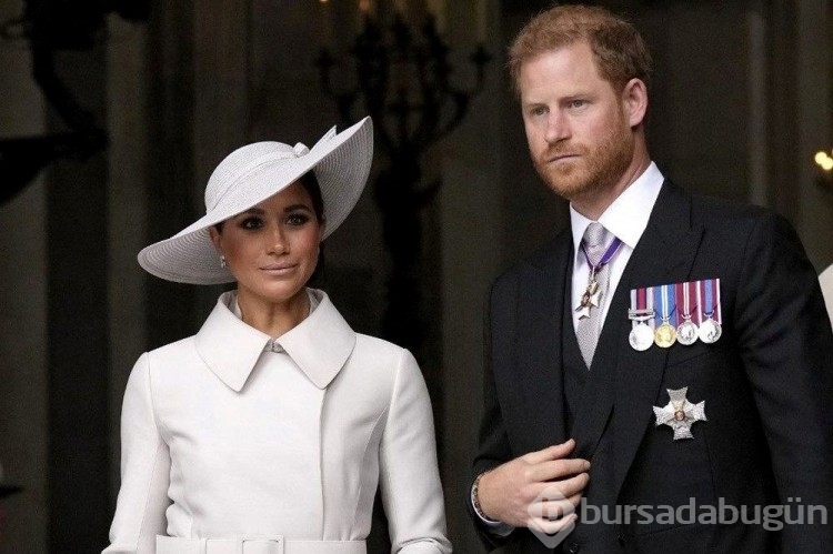  Meghan Markle ve Prens Harry çiftine Elton John'da sırtını döndü.