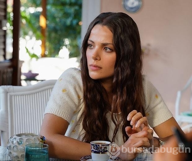 Burak Dakak ve Leyla Tanlar çiftinin kahve keyfi
