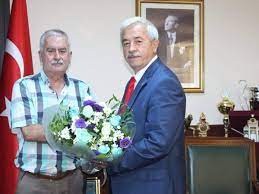 Belediye Başkanı, bıçaklı saldırıda yaralandı