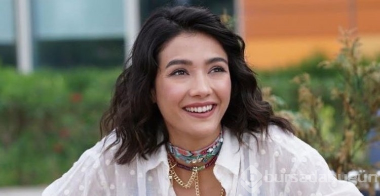 Güzel oyuncu Aybüke Pusat Yunanistan'da 