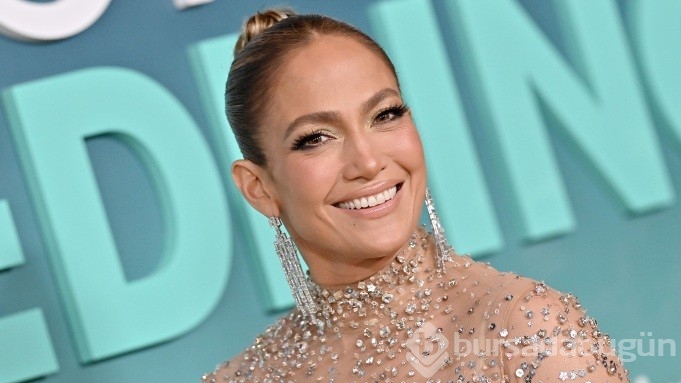 Cesur pozlar veren 53 yaşındaki Jennifer Lopez fit görüntüsünü neye borçlu? 