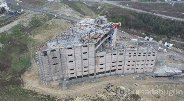 Molozların altında kalan temizlik işçişi öldü!