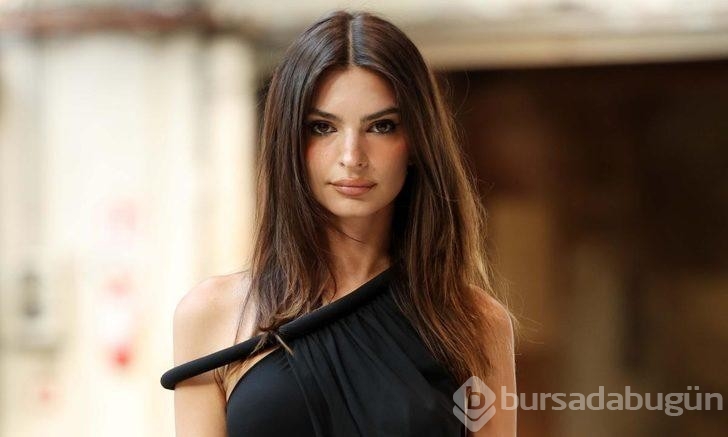 Ünlü model ve oyuncu Emily Ratajkowski yatak pozlarıyla mest etti