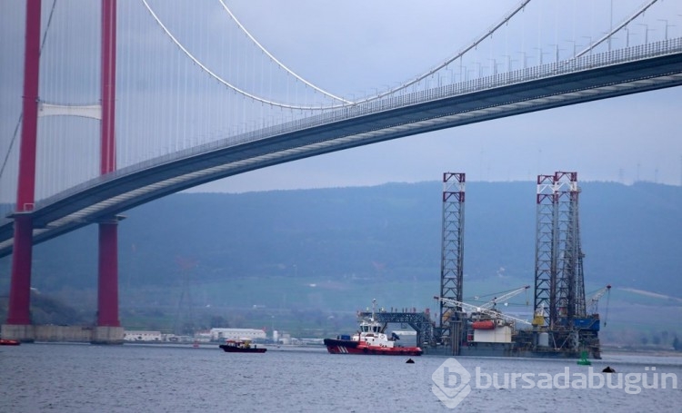 63 metrelik platform boğazı kapattırdı