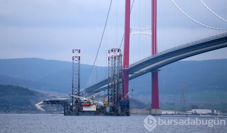 63 metrelik platform boğazı kapattırdı