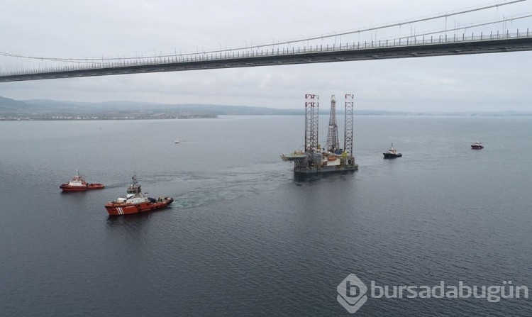 63 metrelik platform boğazı kapattırdı