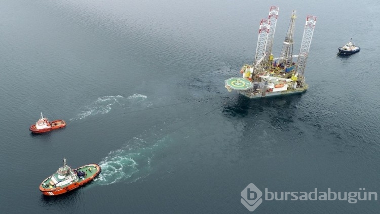 63 metrelik platform boğazı kapattırdı