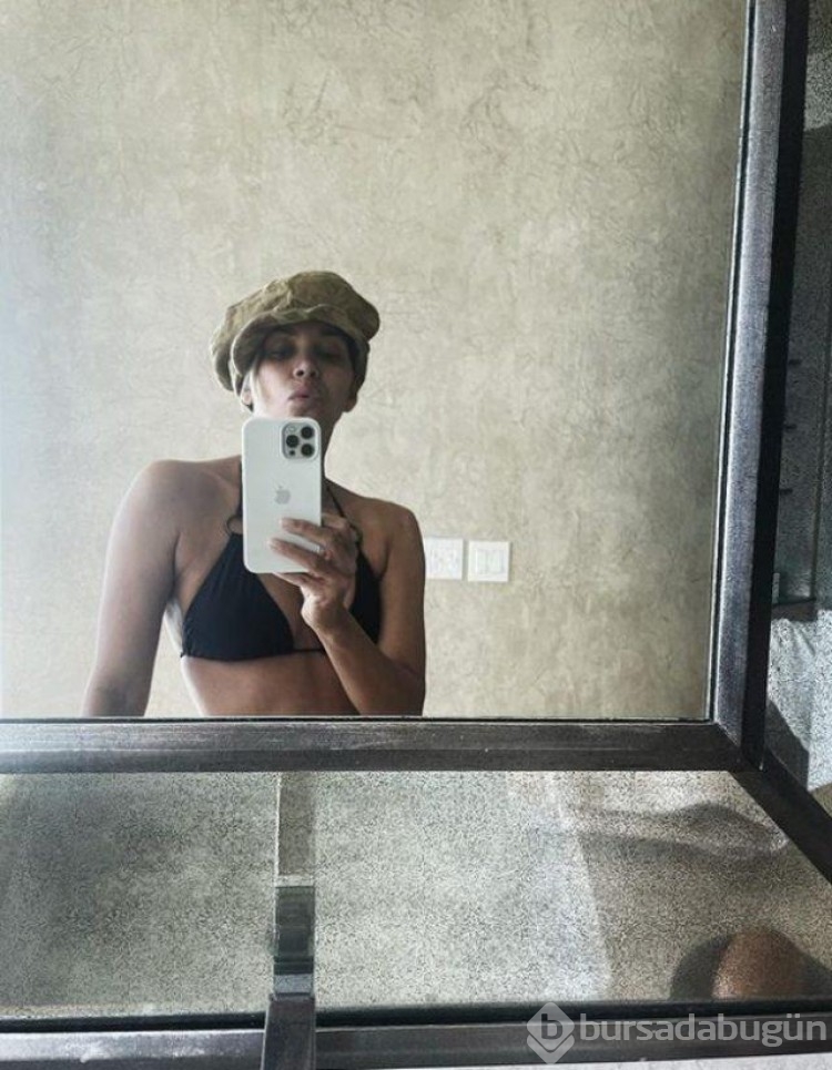 Oscar ödüllü oyuncu Halle Berry duştan paylaşım yaptı! 