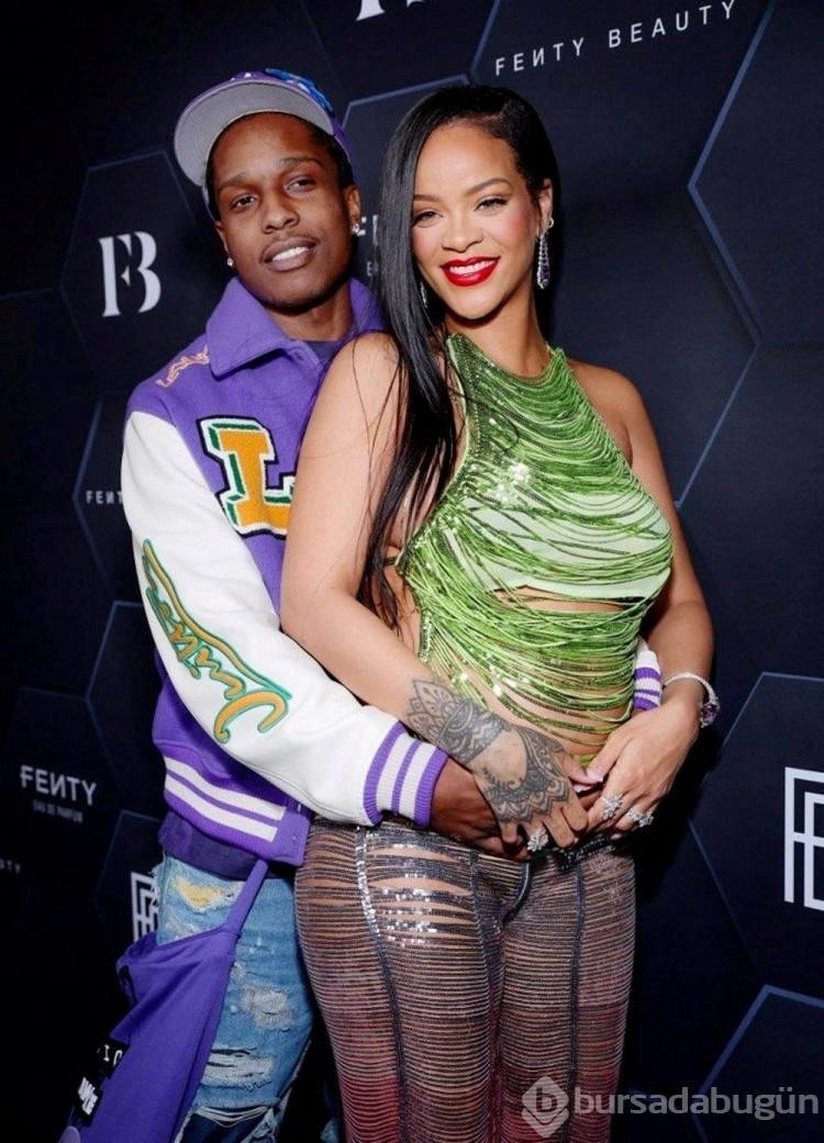 Rihanna'nın başı hayranıyla dertte