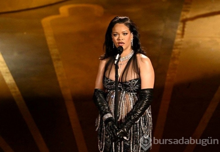 Rihanna'nın başı hayranıyla dertte