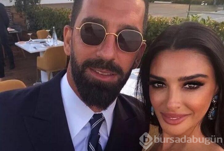 Arda Turan'ın eşi Aslıhan Doğan'ın hırkasının fiyatı şok etti!