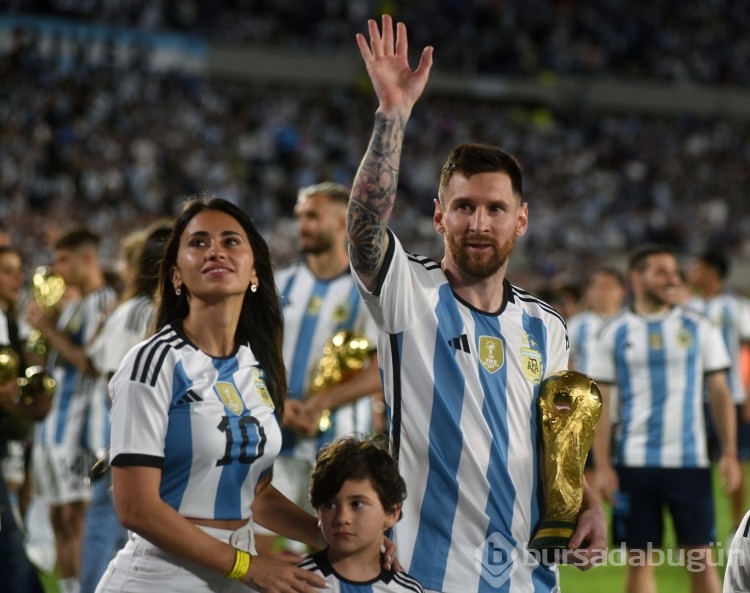 Tarihi gecede Messi'yi ağlatan anlar