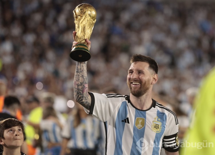 Tarihi gecede Messi'yi ağlatan anlar