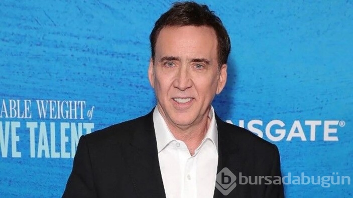 Nicolas Cage kendi kanını içti
