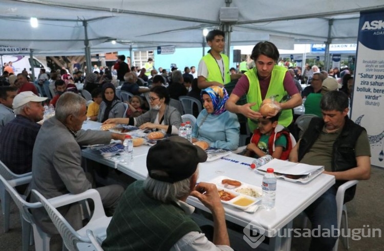 Yardımlaşma ve paylaşma sofrası İstanbul iftar çadırı yerleri!