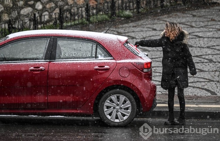 Ankara'da kar yağışı başladı
