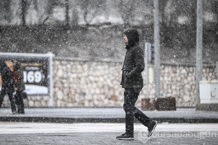 Ankara'da kar yağışı başladı
