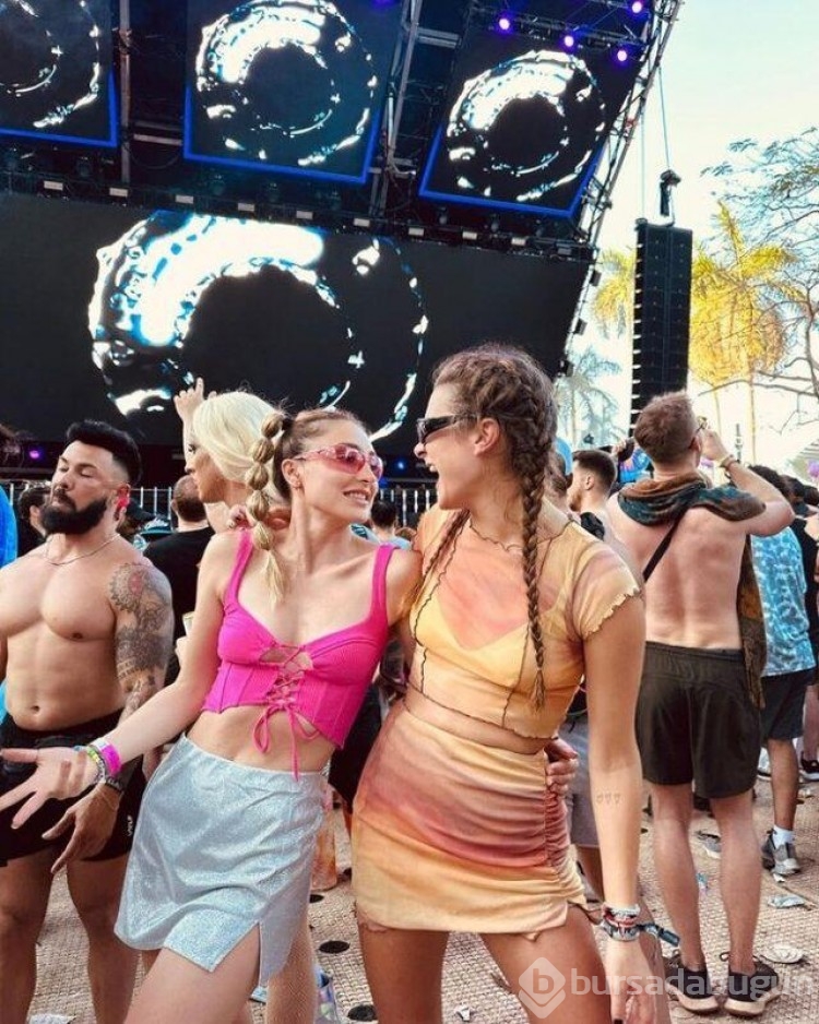 Survivor şampiyonu Nisa Bölükbaşı transparan elbiseli pozunu paylaştı