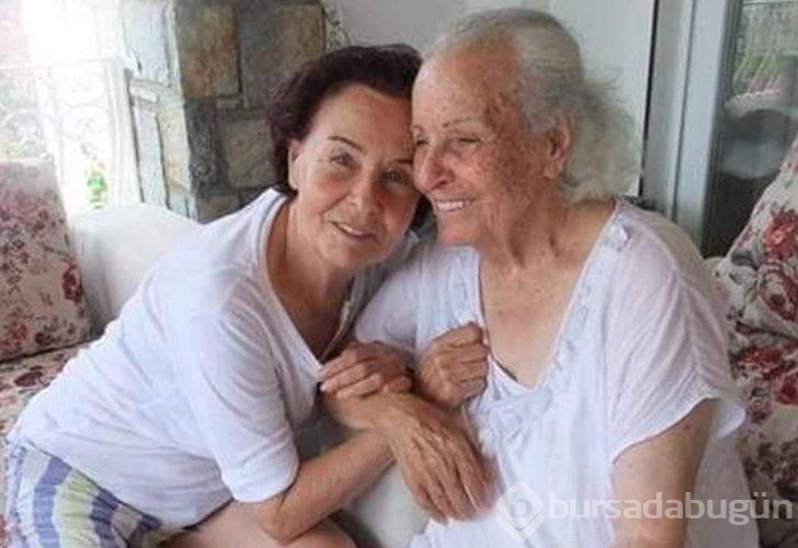 Yeşilçam oyuncusu Fatma Girik'in annesi 99 yaşında hayatını kaybetti!