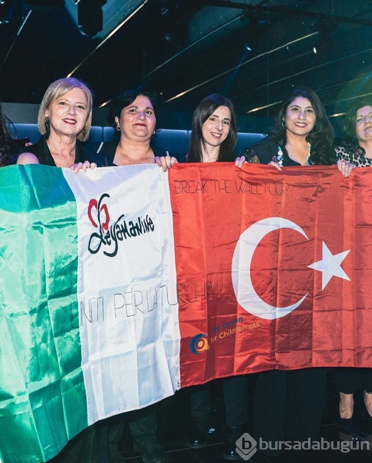 Can Yaman yardım projesi için İtalya'ya gitti