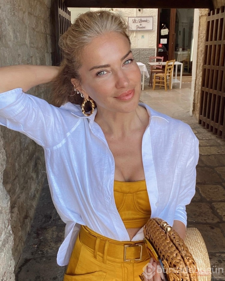 Burcu Esmersoy depremzede bir aileye kucak açtı
