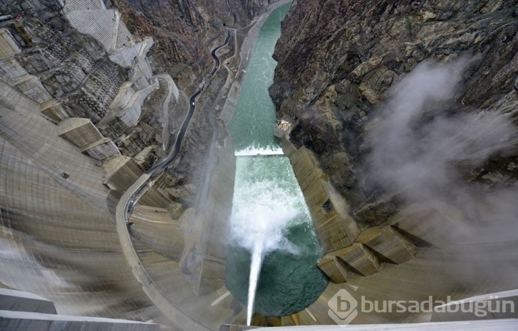 Artvin'in Yusufeli Barajı'nda su seviyesi 90 metreyi geçti