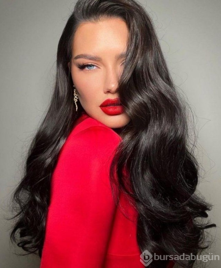 Ünlü model Adriana Lima güzelliğiyle nefes kesti!