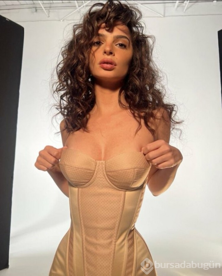 Emily Ratajkowski: Erkekler cinsel organlarıyla düşünüyor