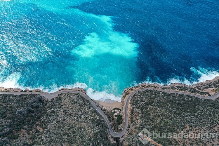 Antalya'nın Kaputaş Plajı doğal güzelliğiyle büyüledi