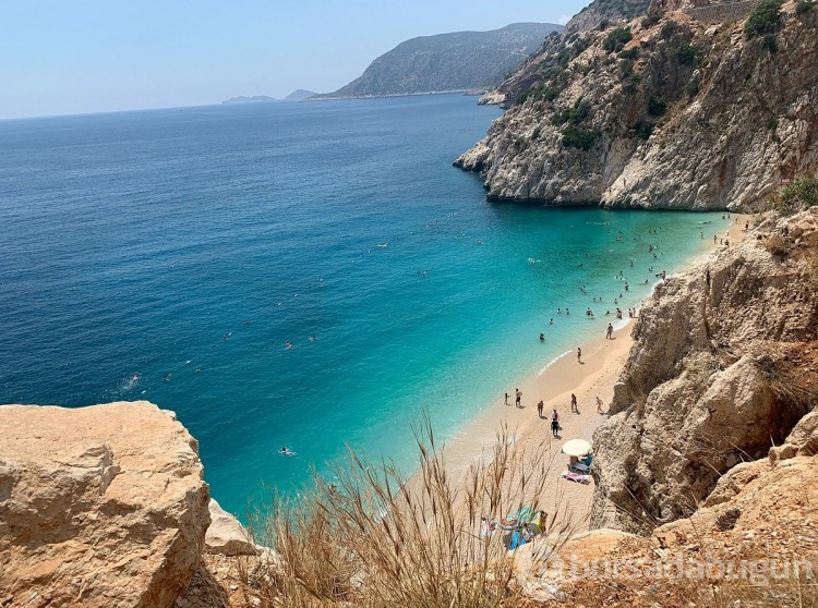 Antalya'nın Kaputaş Plajı doğal güzelliğiyle büyüledi