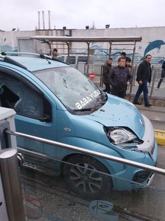 Tramvay yoluna girdi! Kader öldü!