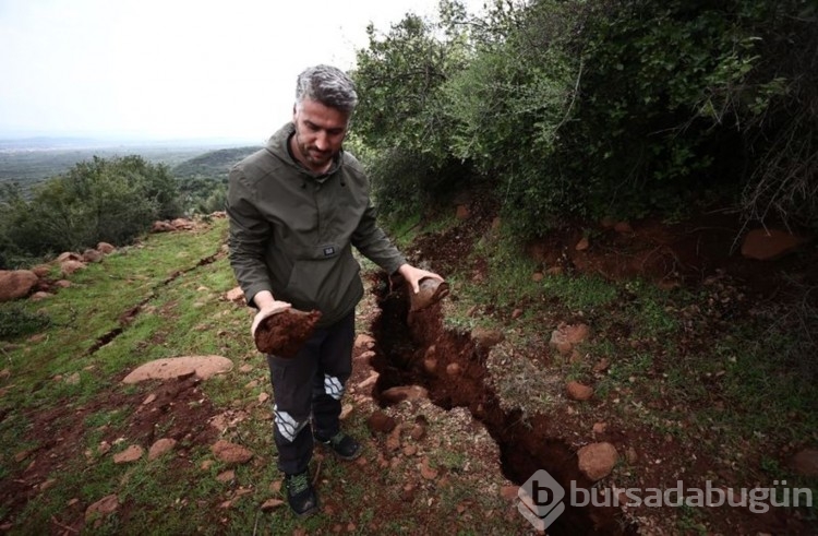 Mahsur kalan iki kaplumbağayı mahalleli kurtardı