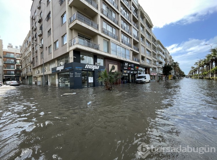 İskenderun'da deniz seviyesi yine yükseldi