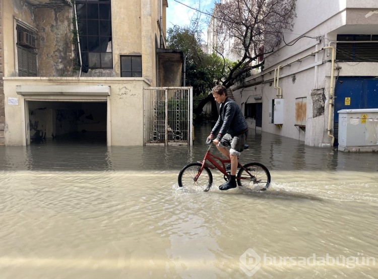 İskenderun'da deniz seviyesi yine yükseldi