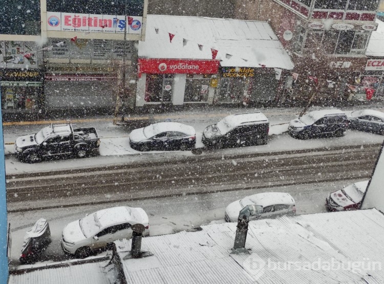 Ardahan günün ilk ışıklarında beyaza büründü