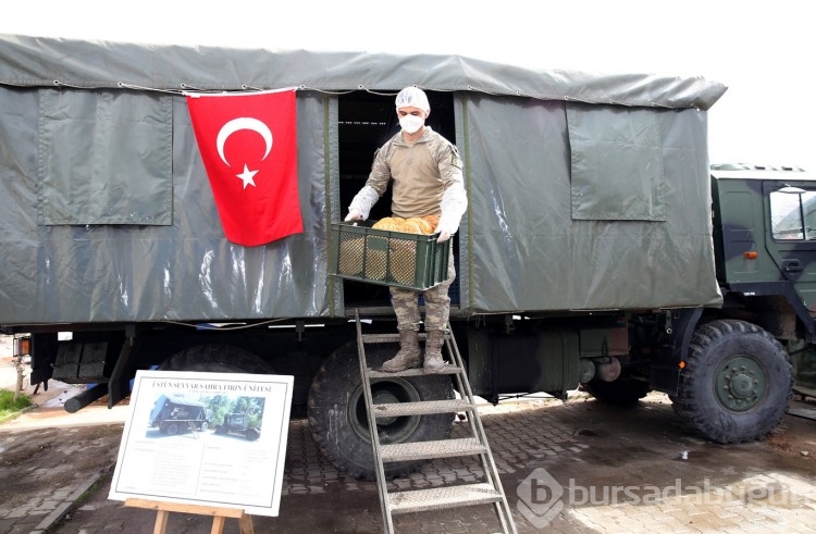 Kahramanmaraş'ta mehmetçik depremzedeler için ekmek ve ramazan pidesi üretiyor