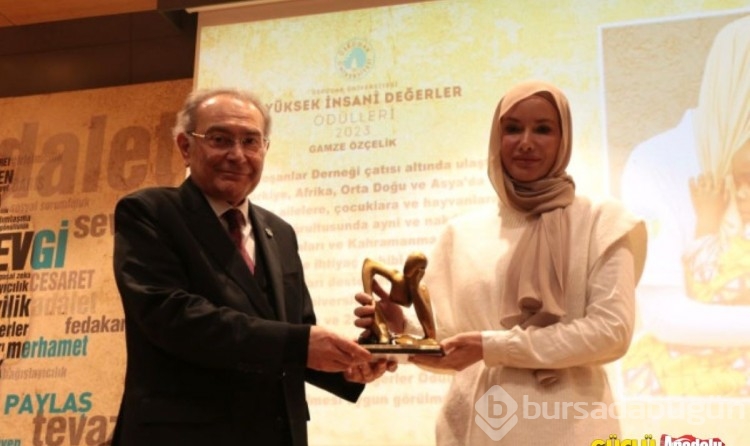 Eski oyuncu Gamze Özçelik örnek kişi ödülüne layık görüldü