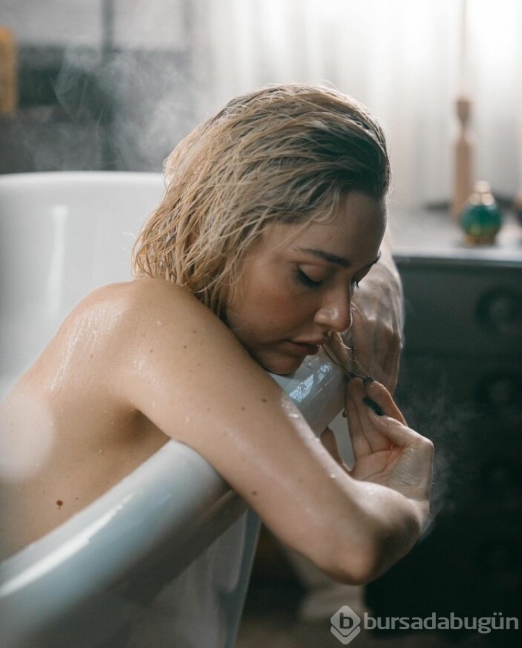 Güzel şarkıcı hadise son pozunu küvette verdi