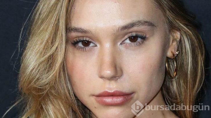 Ünlü model Alexis Ren yine cesur pozlar verdi