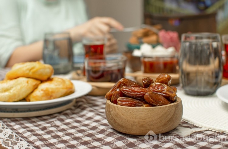 Sağlıklı bir iftar ne kadar sürmeli? 
