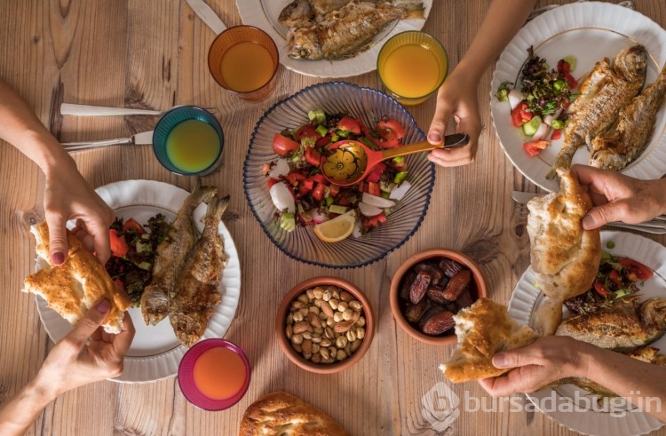 Sağlıklı bir iftar ne kadar sürmeli? 
