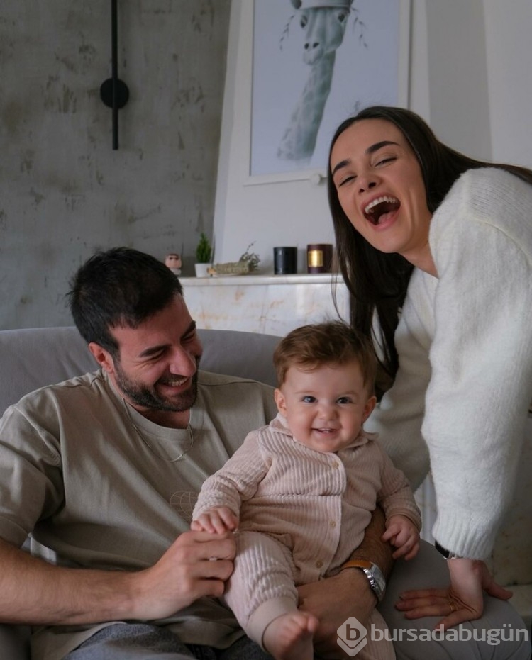 Hande Soral ve İsmail Demirci'den aile pozu 