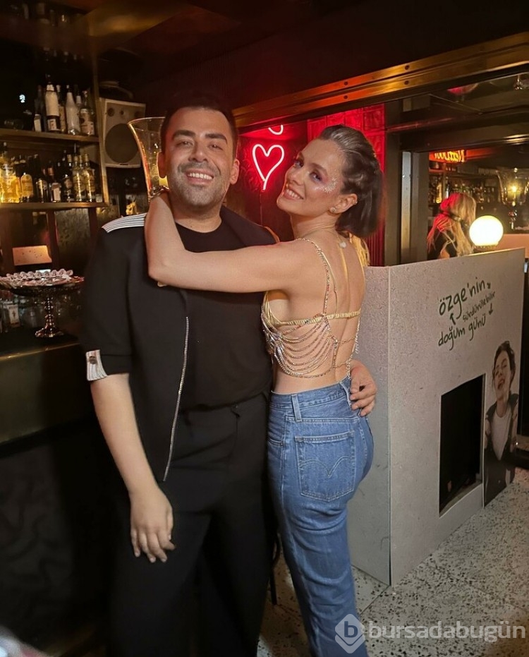 Özge Özpirinçci'nin doğum gününe ünlü akını