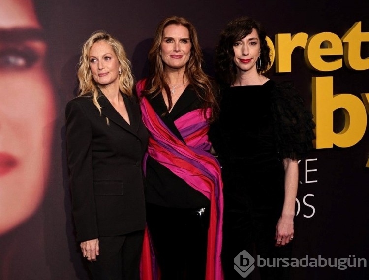 Brooke Shields ilk filmini anlattI
