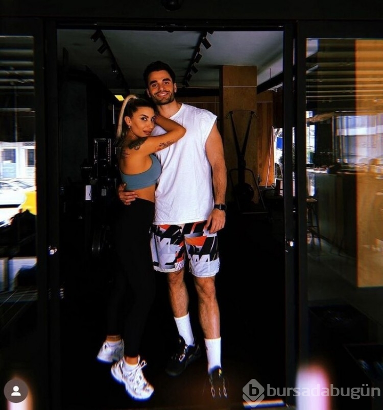 İrem Derici, sevgilisi Atakan Işıktutan ile spor salonunda poz verdi