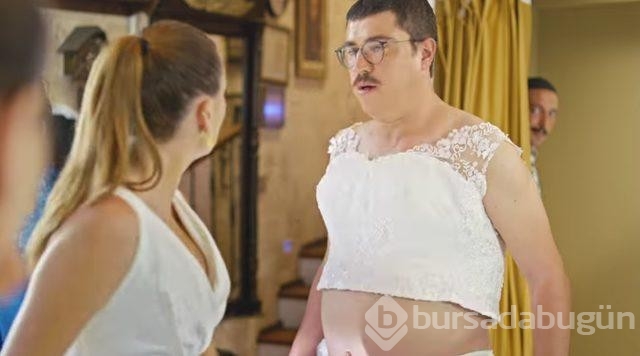 İbrahim Büyükak yeni filmi için gelinlik giydi! 