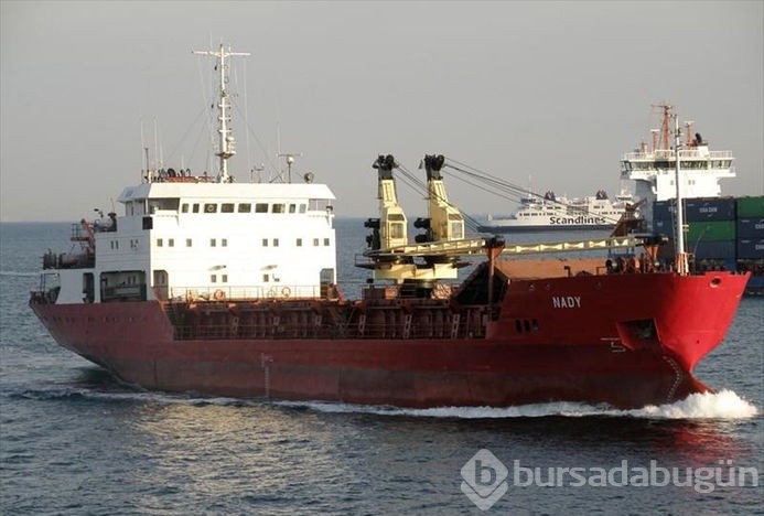 Antalya açıklarında ticari gemi battı