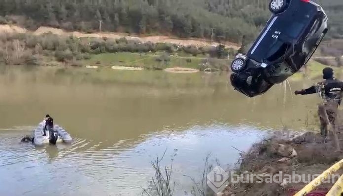 Karı koca çift araçla gölete düştü!