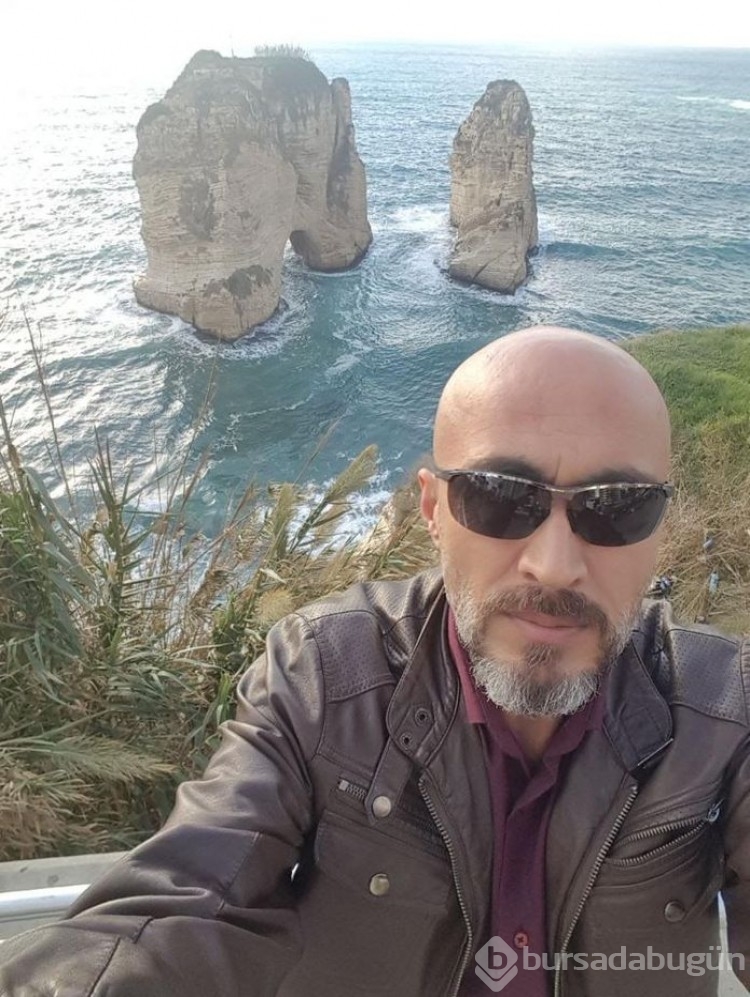 40 kilometre boyunca eşini kaput üzerinde götüren koca tutuklandı