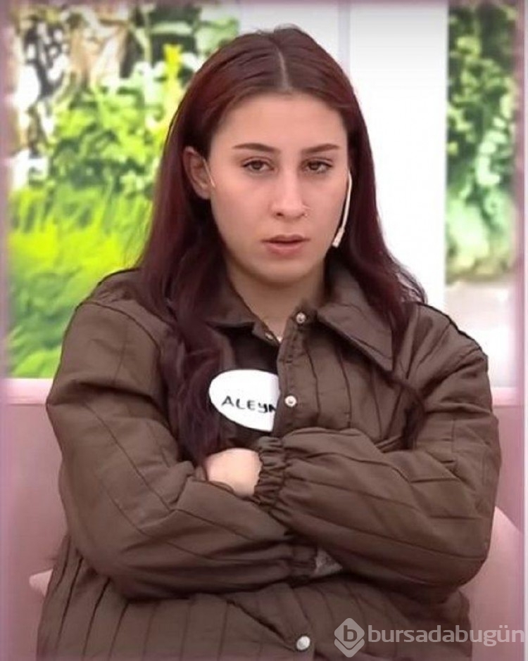 Esra Erol programında ortalık karıştı! Programdan kovuldular